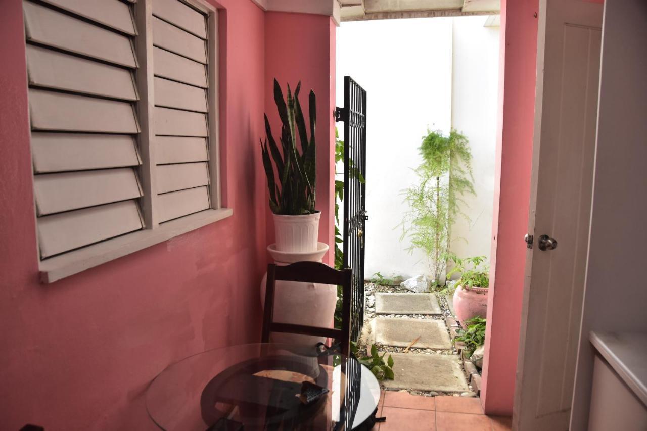 Barbican Cozy Flat At Dillsbury Kingston Exterior photo